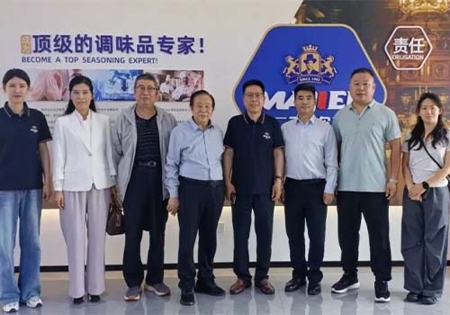 热烈欢迎时代报告杂志社张社长、孟主编及郑州市营养协会冯梓恒会长一行莅临郑州马吉尔食品有限公司考察调研 ！